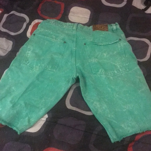 Shorts - Picture 3 of 3